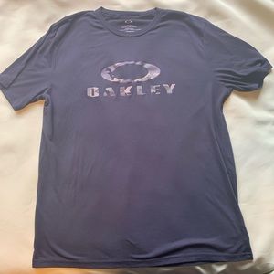 CLEAN OUT! Gone by 9/8 Oakley camo T-shirt